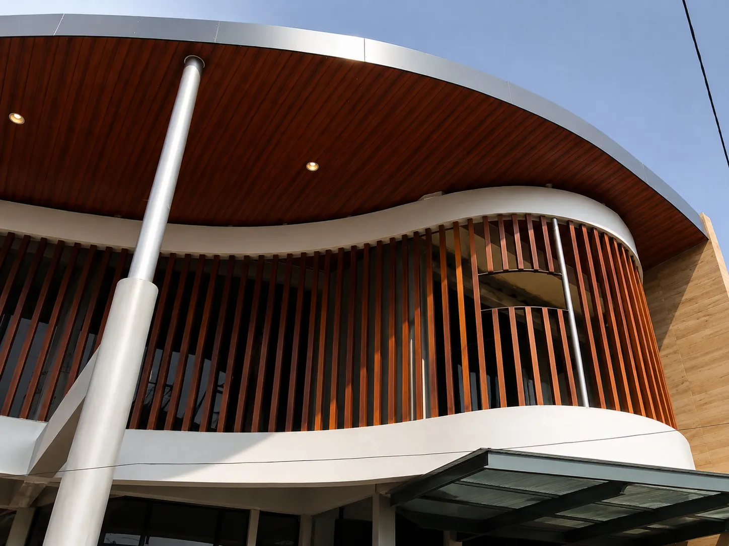 The Triangular Timber Screen House