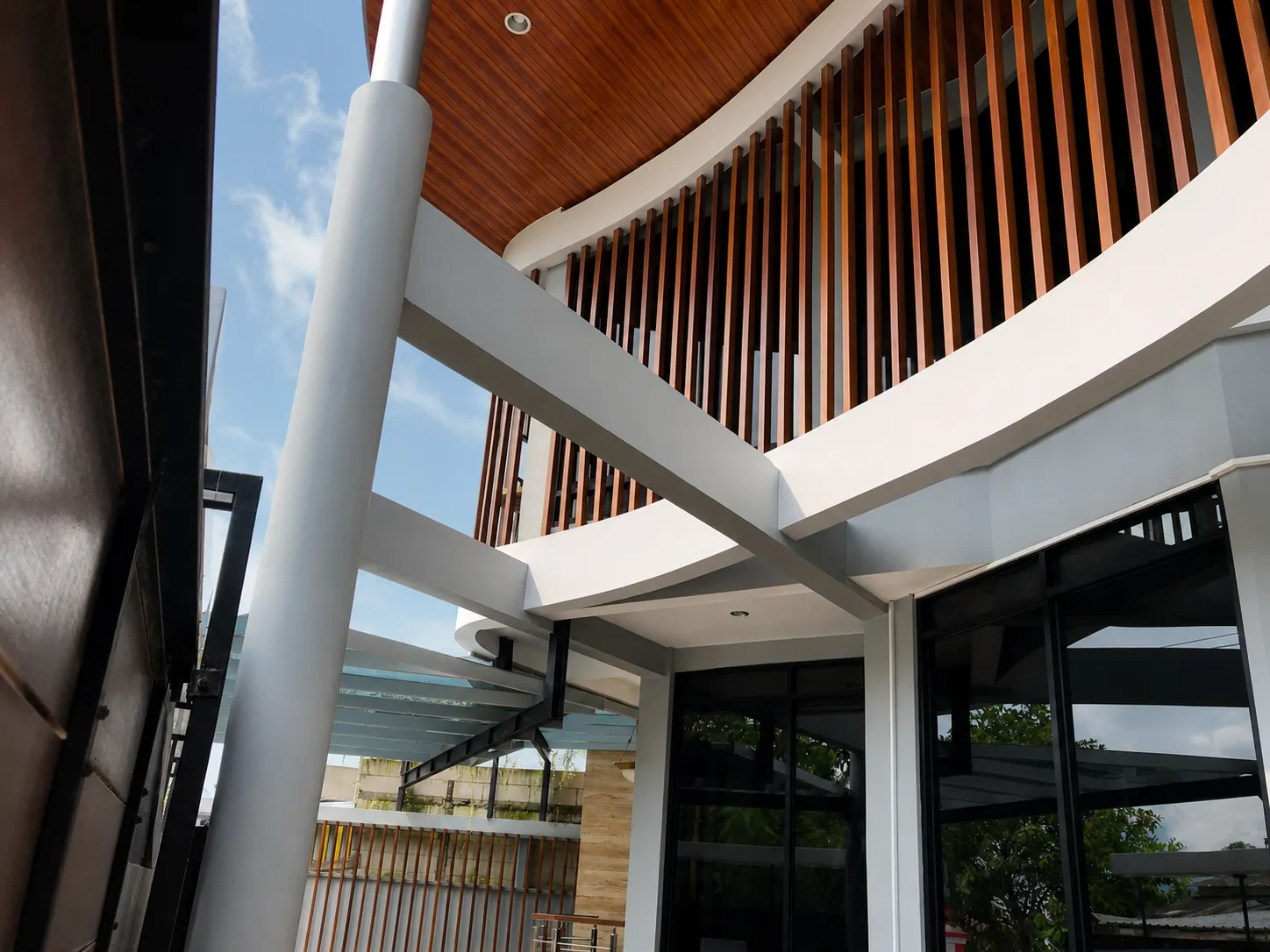 The Triangular Timber Screen House